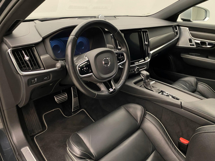 Volvo V90 D5 AWD R-DESIGN REZERVACE 2.0 d