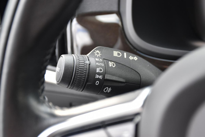 Volvo V90 T4 MOMENTUM REZERVACE 2.0 Momentum