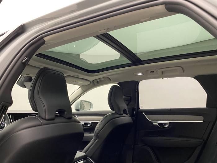 Volvo V90 CC B4 AWD ULTIMATE AUT CZ 2.0 CC CC