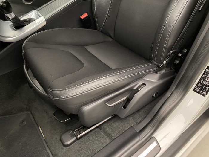 Volvo XC60 D5 AWD MOMENTUM CZ 2.4 d Momentum