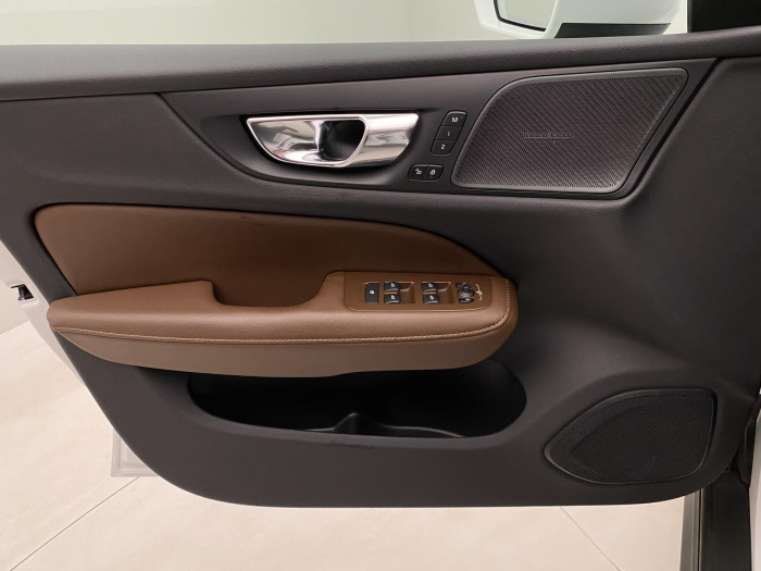 Volvo V60 CC D4 AWD PRO REZERVACE 2.0 d CC CC