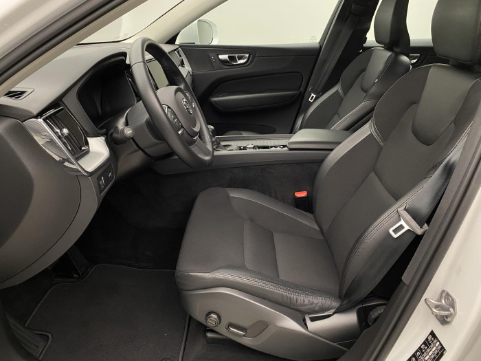 Volvo XC60 T4 MOMENTUM AUT CZ 1.maj 2.0 Momentum