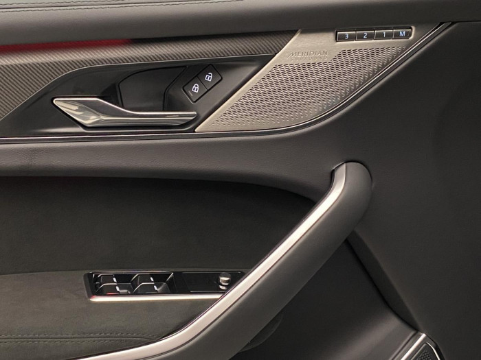 Jaguar F-Pace SVR 575 EDITION REZERVACE 5.0 Edition