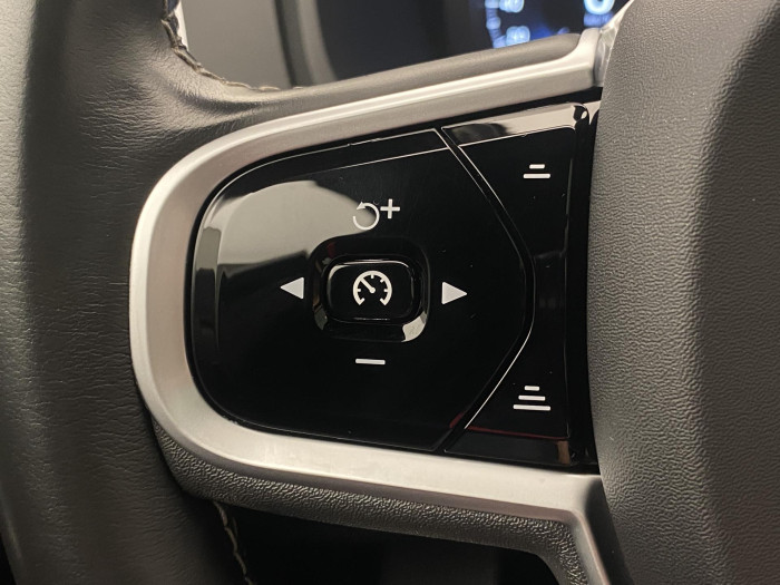 Volvo XC90 B5 AWD R-DESIGN AUT CZ