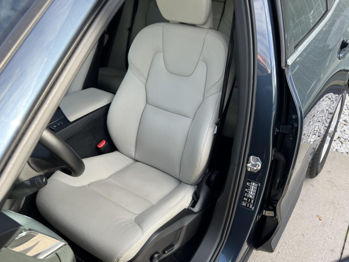 Volvo XC60 D3 MOMENTUM NAVIGACE 1.maj. 2.0 d Momentum
