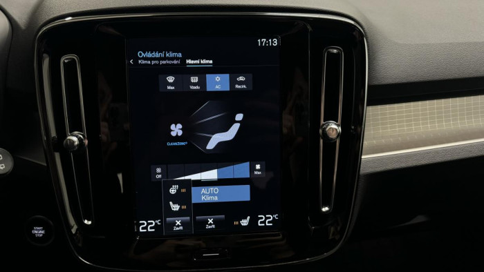 Volvo XC40 B4 MOMENTUM REZERVACE 2.0 Momentum