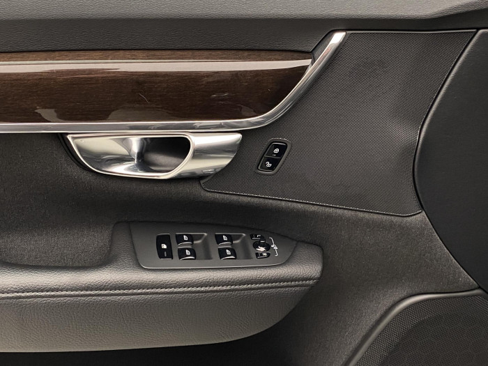 Volvo V90 T4 MOMENTUM AUT REZERVACE 2.0 Momentum