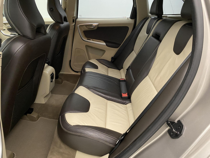 Volvo XC60 D5 AWD SUMMUM AUT CZ 2.4 d Summum