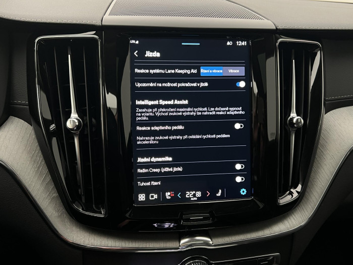 Volvo XC60 T6 AWD RECHARGE ULTRA DARK CZ