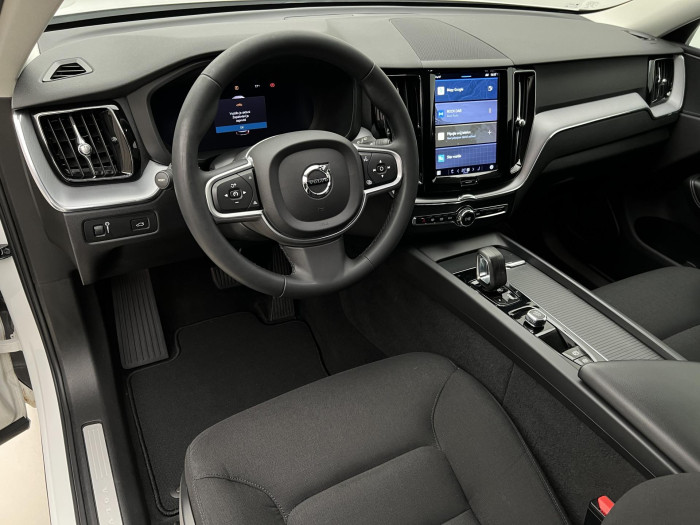Volvo XC60 B4 AWD MOMENTUM PRO AUT CZ 2.0 Momentum