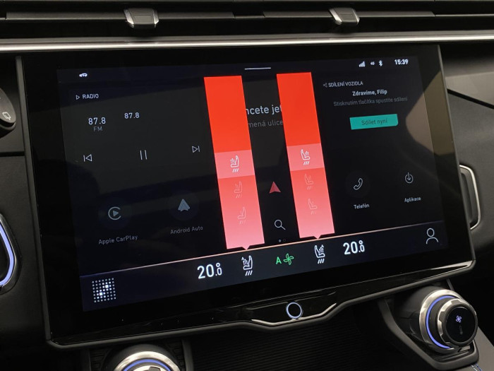 Lynk & Co 01 PHEV DCT AUT 1.maj. REZERVACE