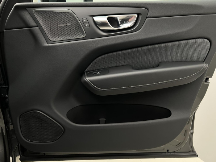 Volvo XC60 B5 AWD R-DESIGN AUT