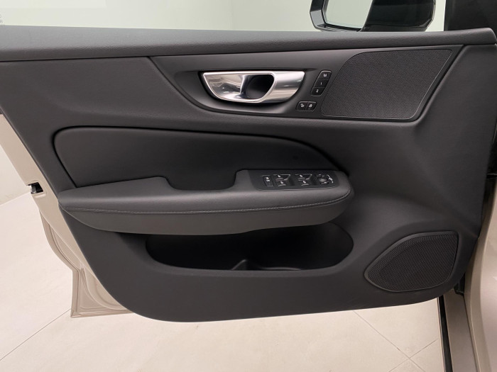 Volvo V60 B4 DARK PLUS AUT CZ