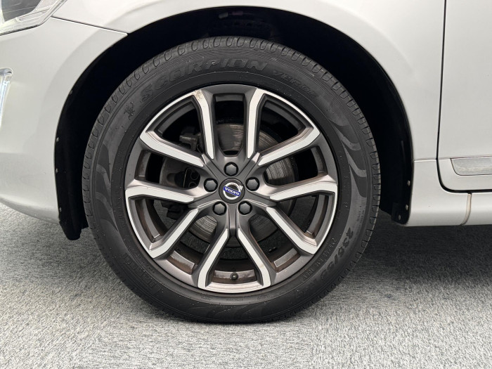 Volvo XC60 D4 AWD MOMENTUM AUT 2.4 d Momentum