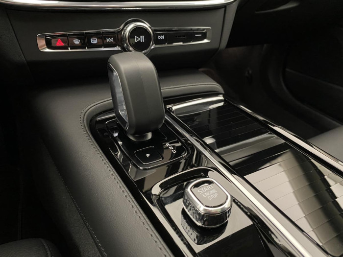 Volvo V90 T6 AWD RECHARGE PLUS REZERVACE 2.0 Plus