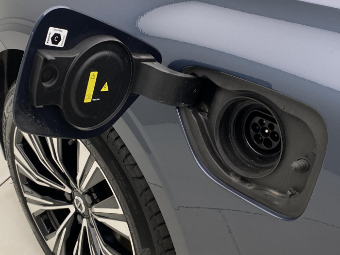 Volvo V60 T8 AWD PLUG-IN BRIGHT ULTRA CZ