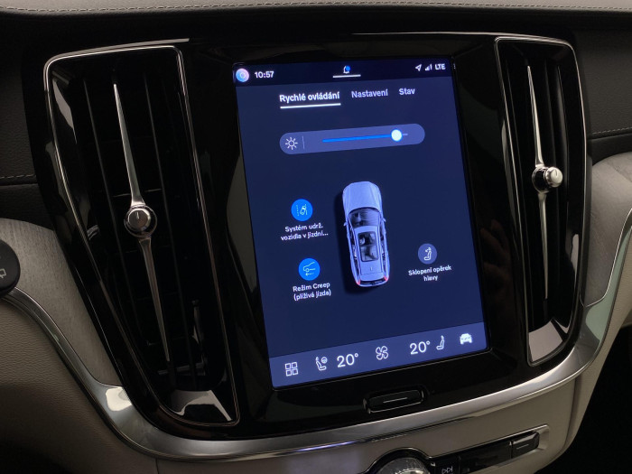 Volvo V60 T8 AWD PLUG-IN BRIGHT ULTRA CZ