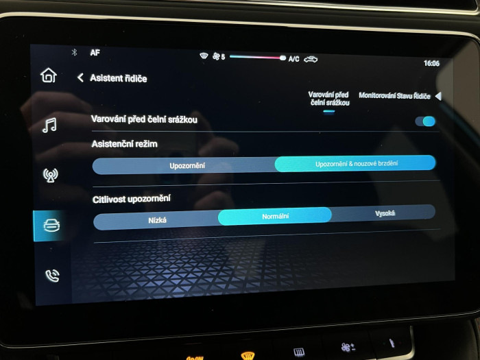 MG ZS 1.5 ESSENTIAL PLUS CZ