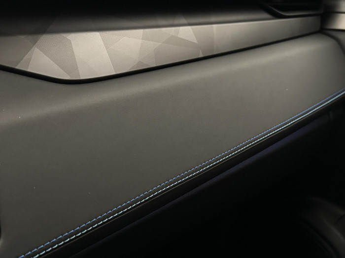 Lynk & Co 01 PHEV DCT AUT 1.maj