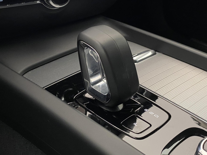 Volvo V60 B4 DARK PLUS AUT CZ