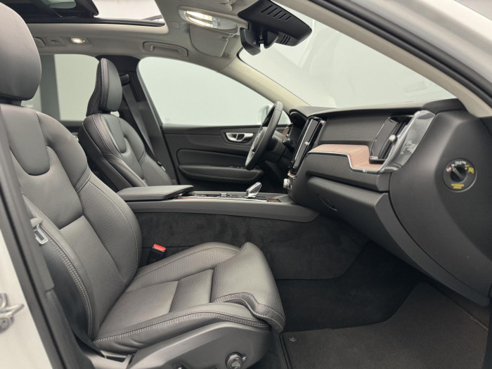 Volvo XC60 T8 AWD RECHARGE BRIGHT PLUS