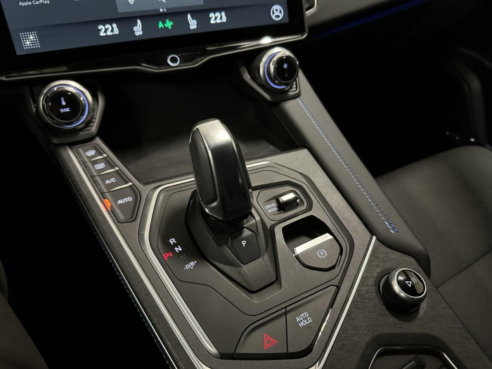 Lynk & Co 01 PHEV DCT AUT 1.maj. REZERVACE