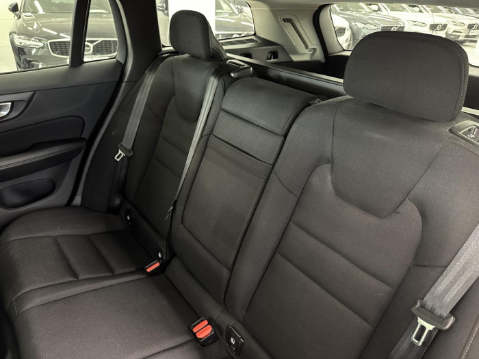 Volvo V60 D3 KINETIC NAVIGACE REZERVACE 2.0 d