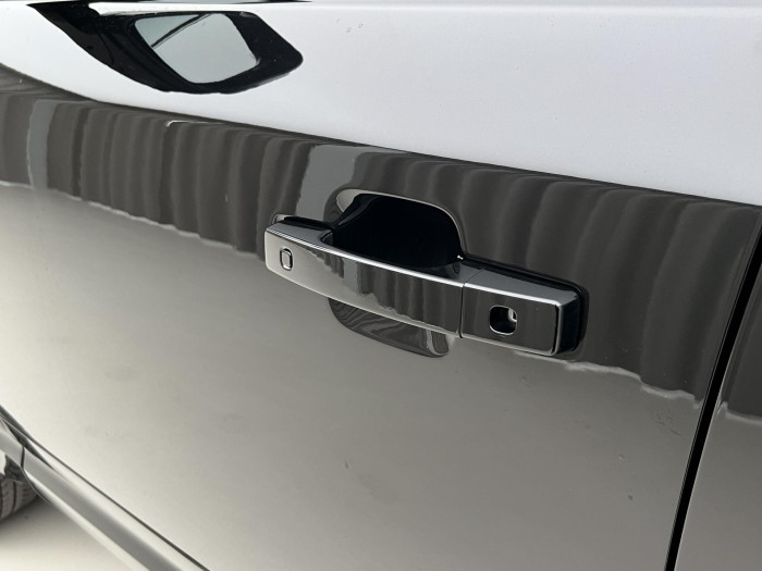 Land Rover Defender 110 D300 X-DYNAMIC 3.0 d Dynamic