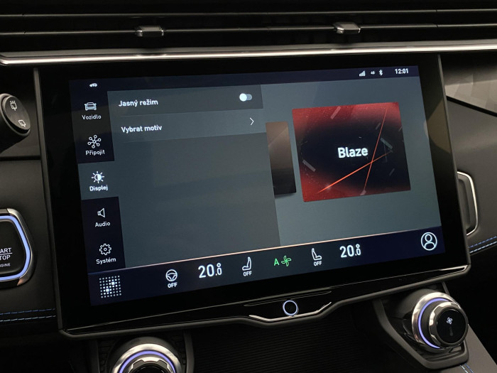 Lynk & Co 01 PHEV DCT AUT 1.maj REZERVACE