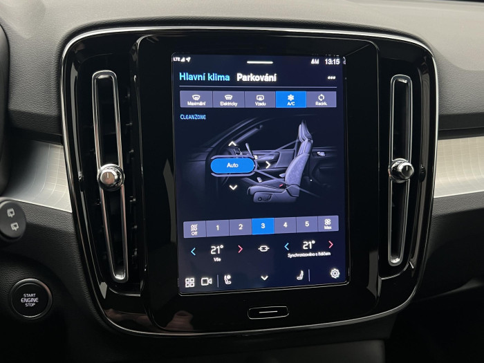 Volvo XC40 B3 PLUS DARK AUT CZ