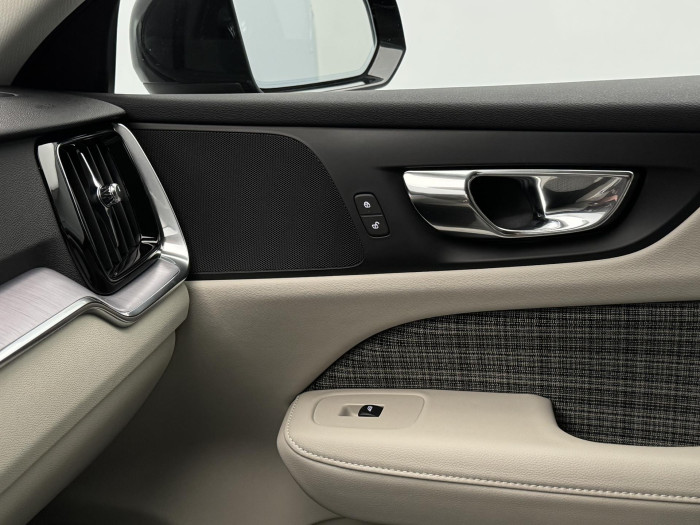 Volvo V60 T4 MOMENTUM AUT CZ 1.maj 2.0 Momentum