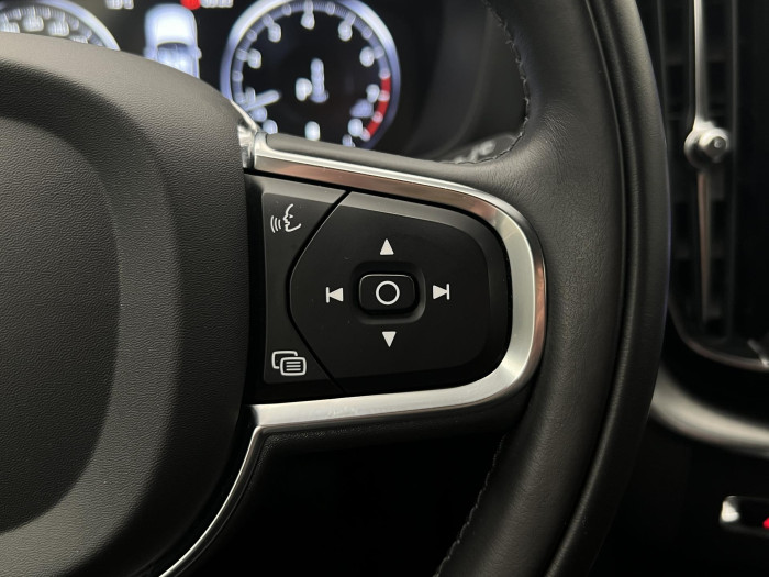 Volvo XC60 B4 MOMENTUM 2.0 Momentum