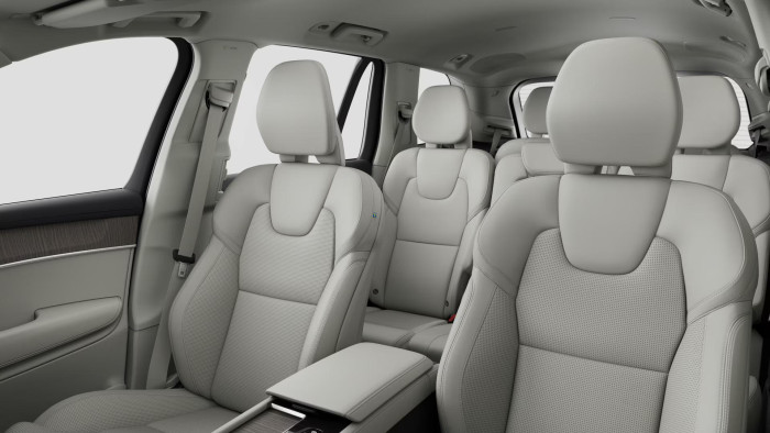 Volvo XC90 B5 AWD DARK PLUS