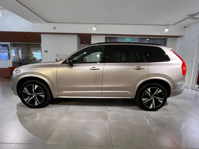 Volvo XC90 T8 AWD AUT  PLUS 7-míst 2.0 Plus