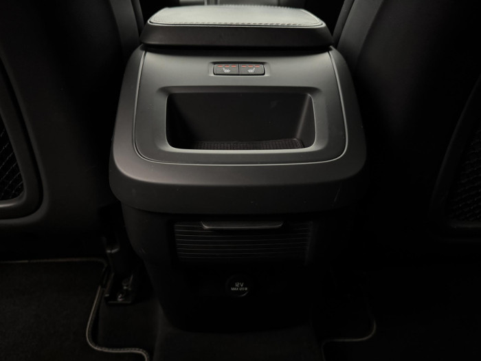 Volvo XC90 B5 AWD R-DESIGN AUT CZ