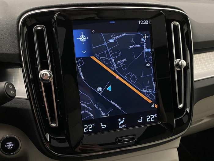 Volvo XC40 T5 TWIN ENGINE AUT REZERVACE