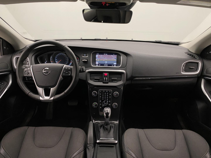 Volvo V40 CC D3 MOMENTUM AUT NAVIGACE 2.0 d CC CC Momentum