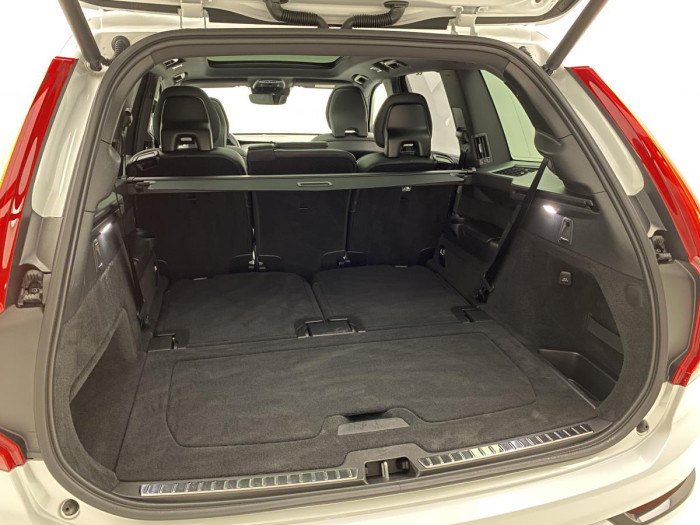 Volvo XC90 B5 AWD R-DESIGN AUT 1.maj