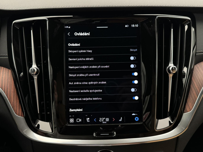 Volvo V60 CC B5 AWD ULTIMATE REZERVACE 2.0 CC CC