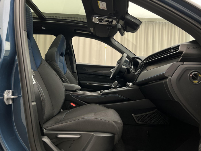 Lynk & Co 01 PHEV DCT AUT 1.maj.