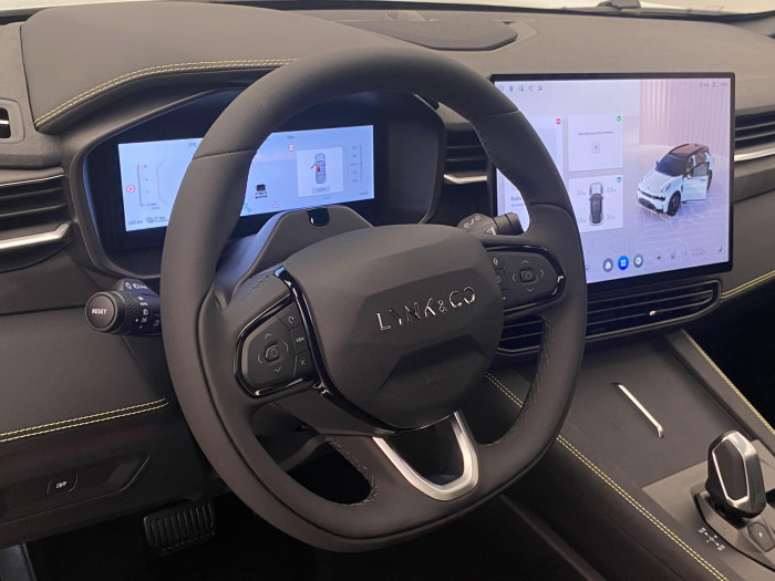 Lynk & Co 01 01 MORE PHEV DEMO