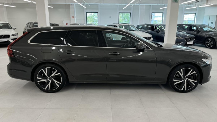 Volvo V90 B4 MOMENTUM REZERVACE 2.0 Momentum