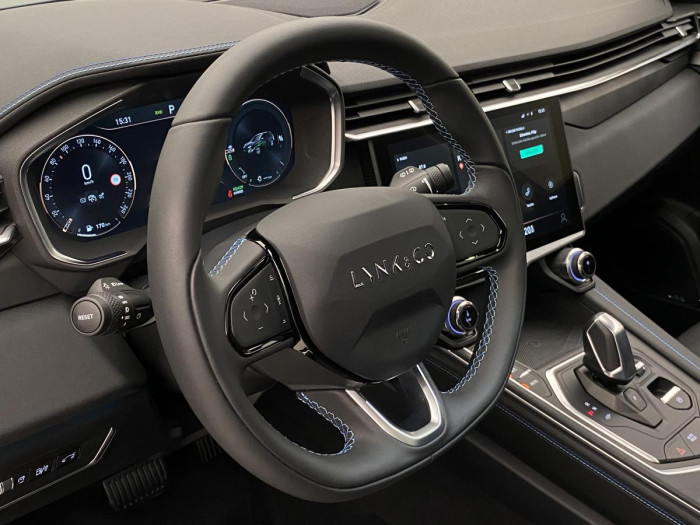 Lynk & Co 01 PHEV DCT AUT REZERVACE