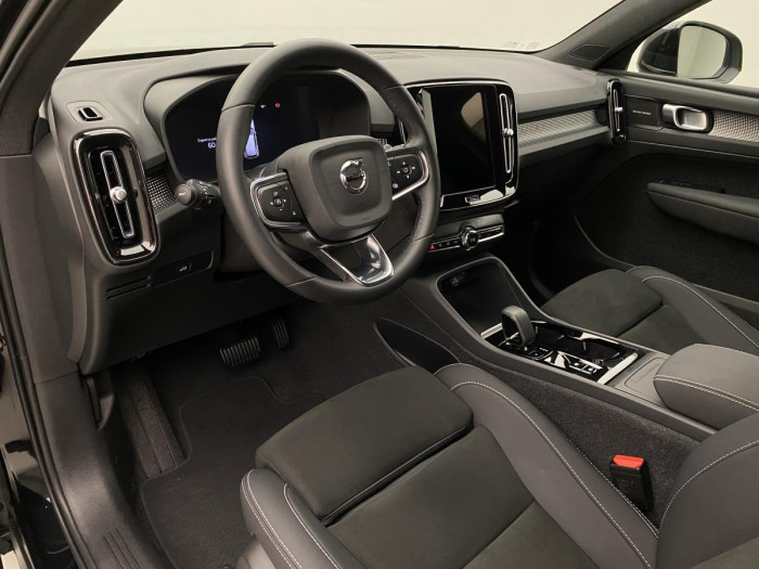 Volvo XC40 B4 AWD BRIGHT PLUS REZERVACE 2.0 Plus