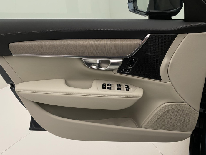 Volvo V90 T6 AWD Plug-in BRIGHT PLUS