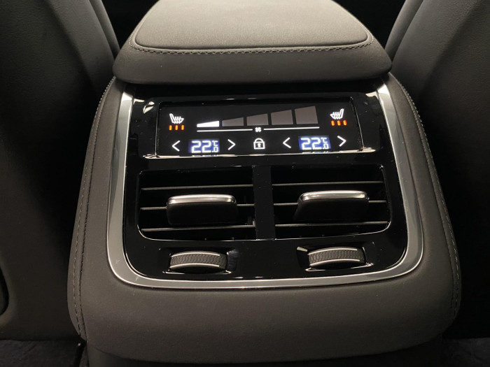 Volvo XC90 T8 AWD RECHARGE CORE AUT CZ 7m