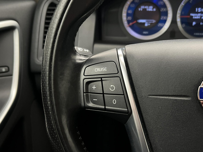 Volvo XC60 D5 AWD R-DESIGN AUT 2.4 d