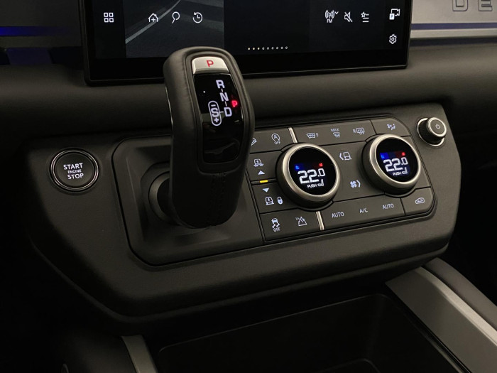 Land Rover Defender 110 D300 SEDONA REZERVACE 3.0 d