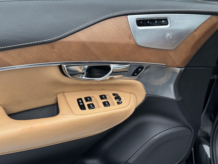 Volvo XC90 D5 AWD INSCRIPTION REZERVACE 2.0 d
