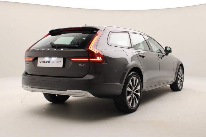 Volvo V90 CC B4 AWD PLUS AUT CZ 1.maj